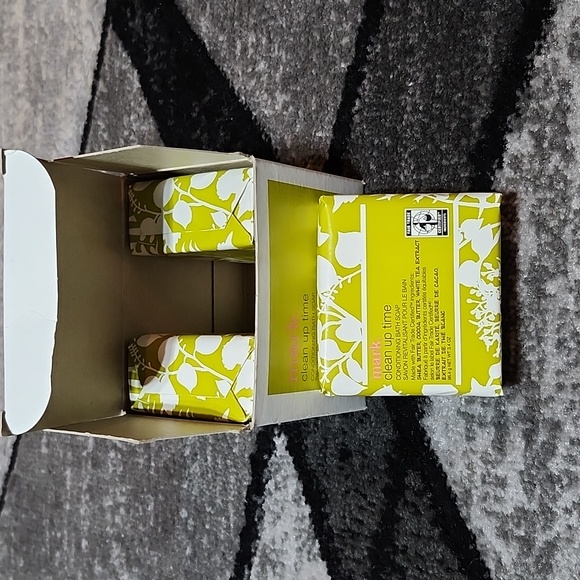 AVON MARK CLEAN UP TIME CONDITIONING BATH SOAP - Picture 3 of 9